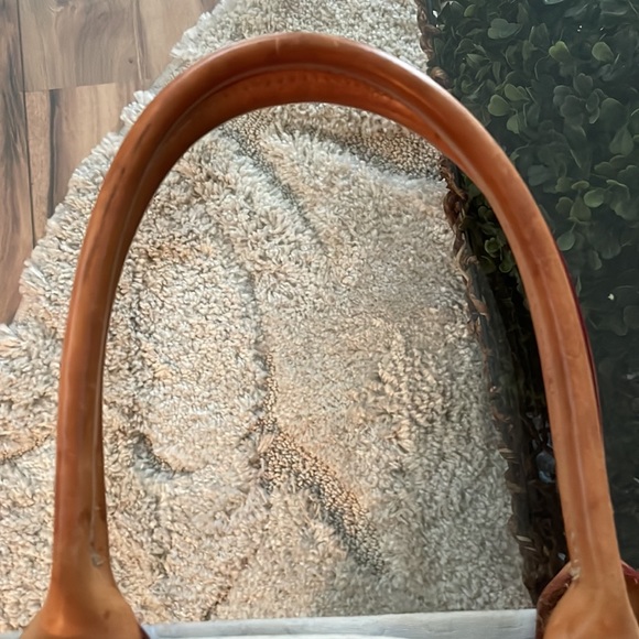 Authentic Dooney & Bourke Handbag - Picture 3 of 11